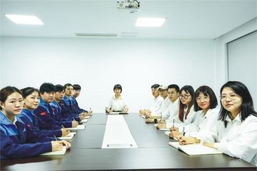 Ningbo Yolanda Spray Co., Ltd. производственная линия производителя